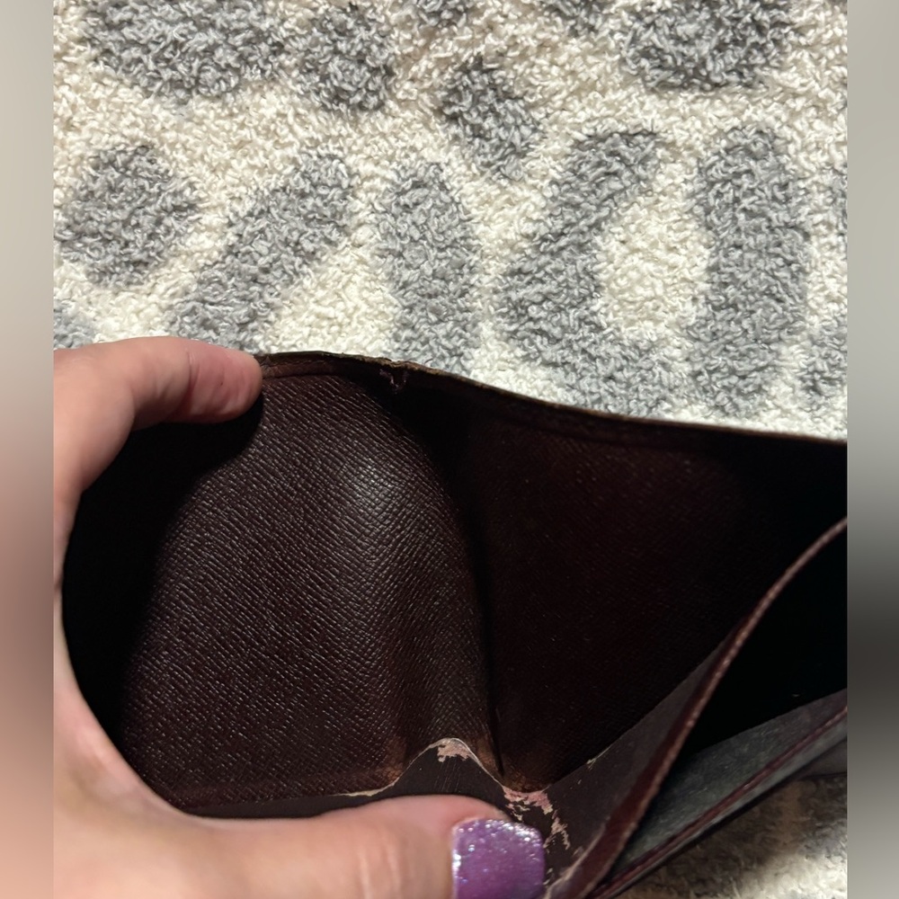 Louis Vuitton men's bifold taiga dark brown leather wallet - Picture 7 of 16